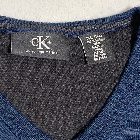 Calvin Klein 100% Merino Wool Men V Neck Sweater Size XL - Picture 5 of 10